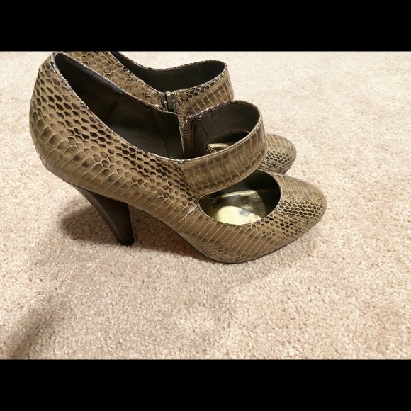 Snakeskin Saks Fifth Avenue Pumps - Picture 2 of 3